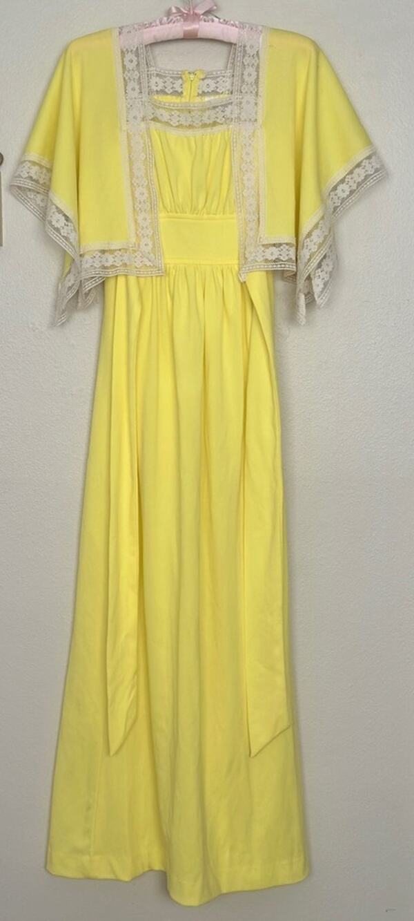 Vintage 70s JCPenney Sz 5 Yellow Maxi Dress with Lace Trim Crochet Boho